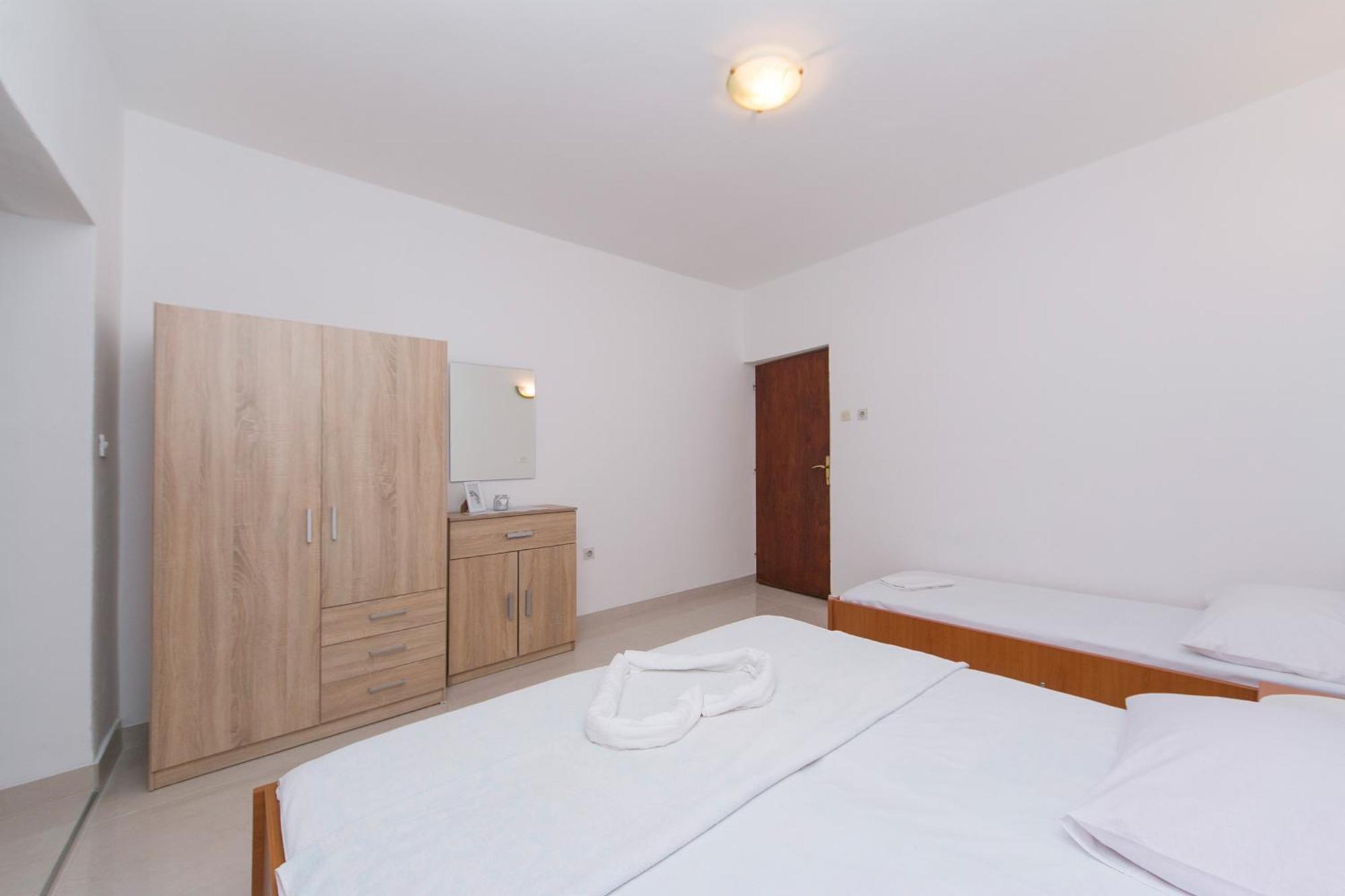 Apartments By The Sea Podaca, Makarska - 4734 Bilik gambar